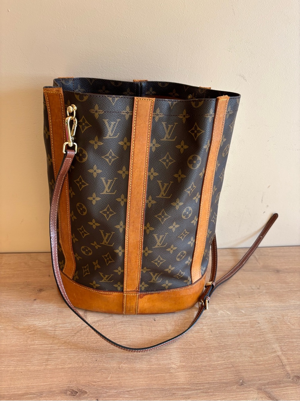 Authentic Louis Vuitton crossbody - Picture 1 of 5